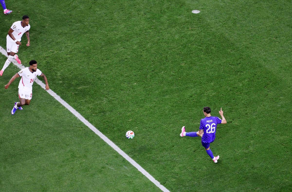 Harry Kane celebra su gol de penalti contra Croacia en Arlington