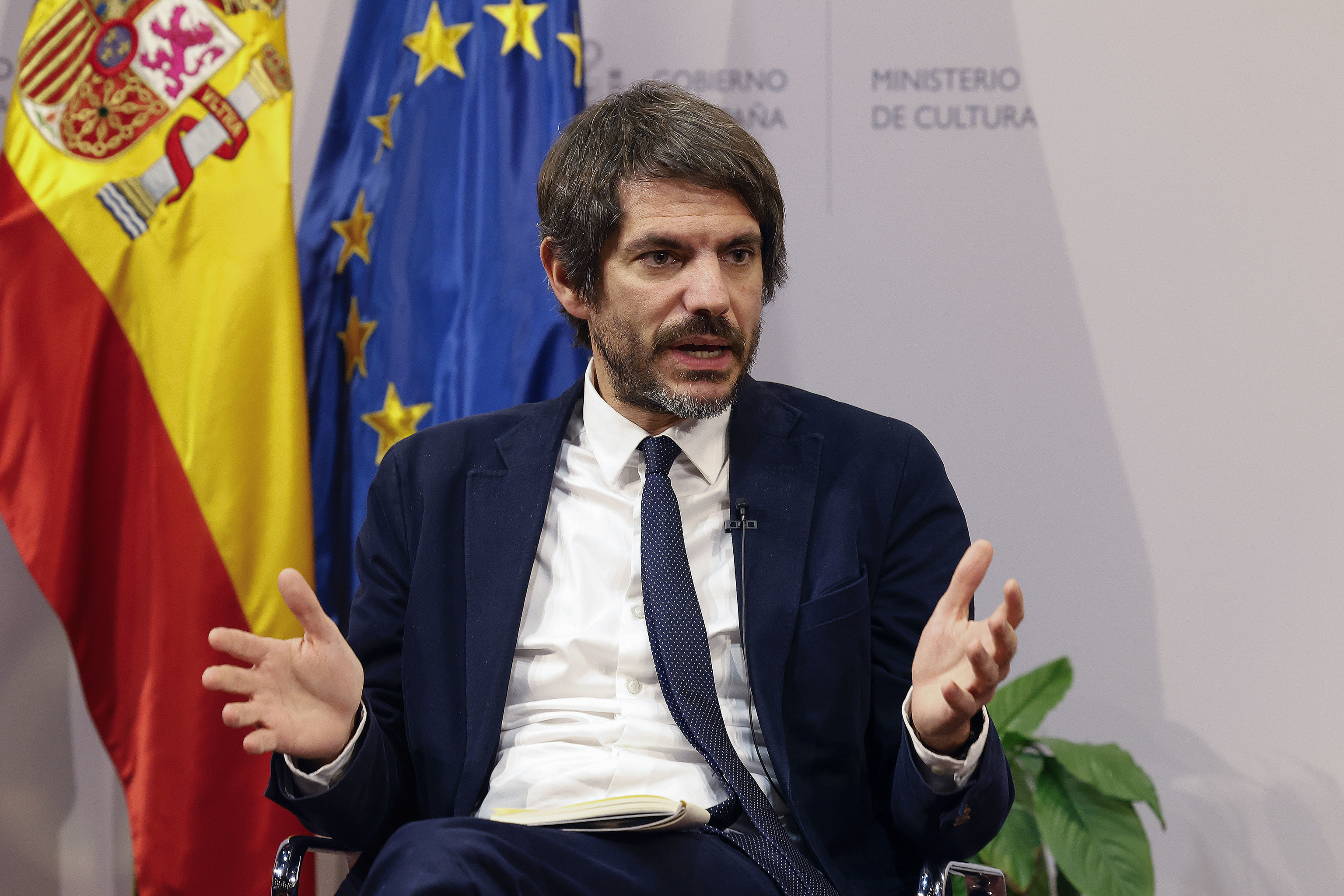 Imagen del Congreso de los Diputados con diputados debatiendo la Ley del Cine