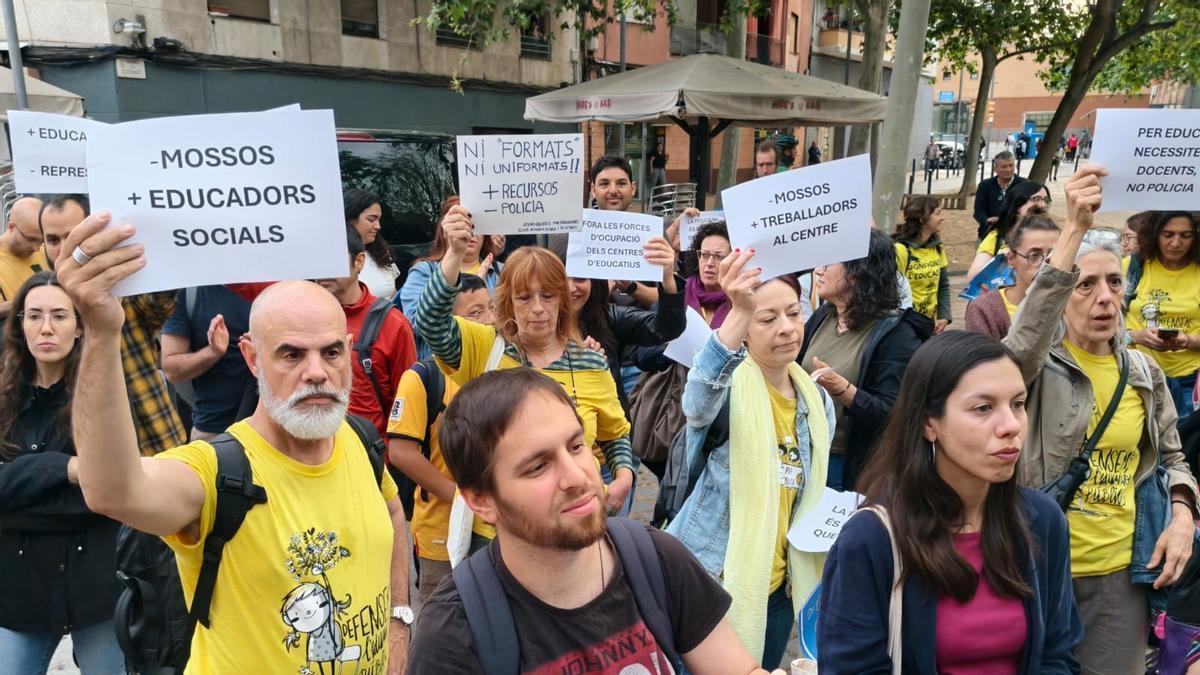 Mossos d'Esquadra en escuelas: el polémico piloto que busca prevenir conflictos juveniles