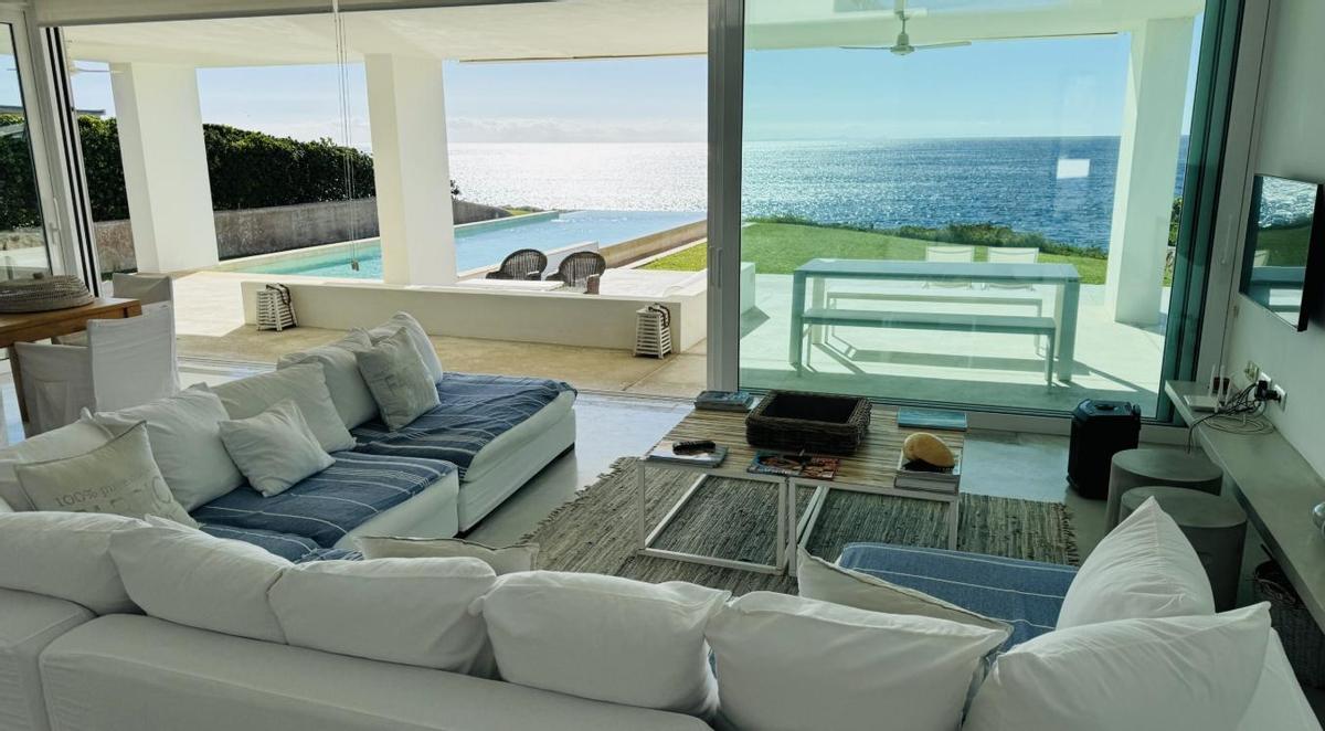 Piscina infinita de la Villa Marella que se funde con el horizonte mediterráneo